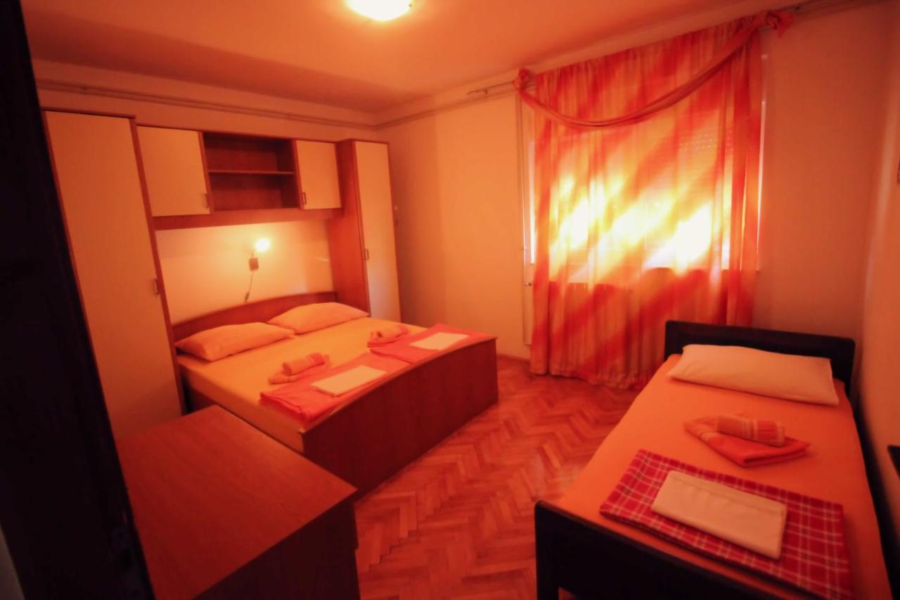 נובי ווינודולסקי Apartmens Adriana מראה חיצוני תמונה