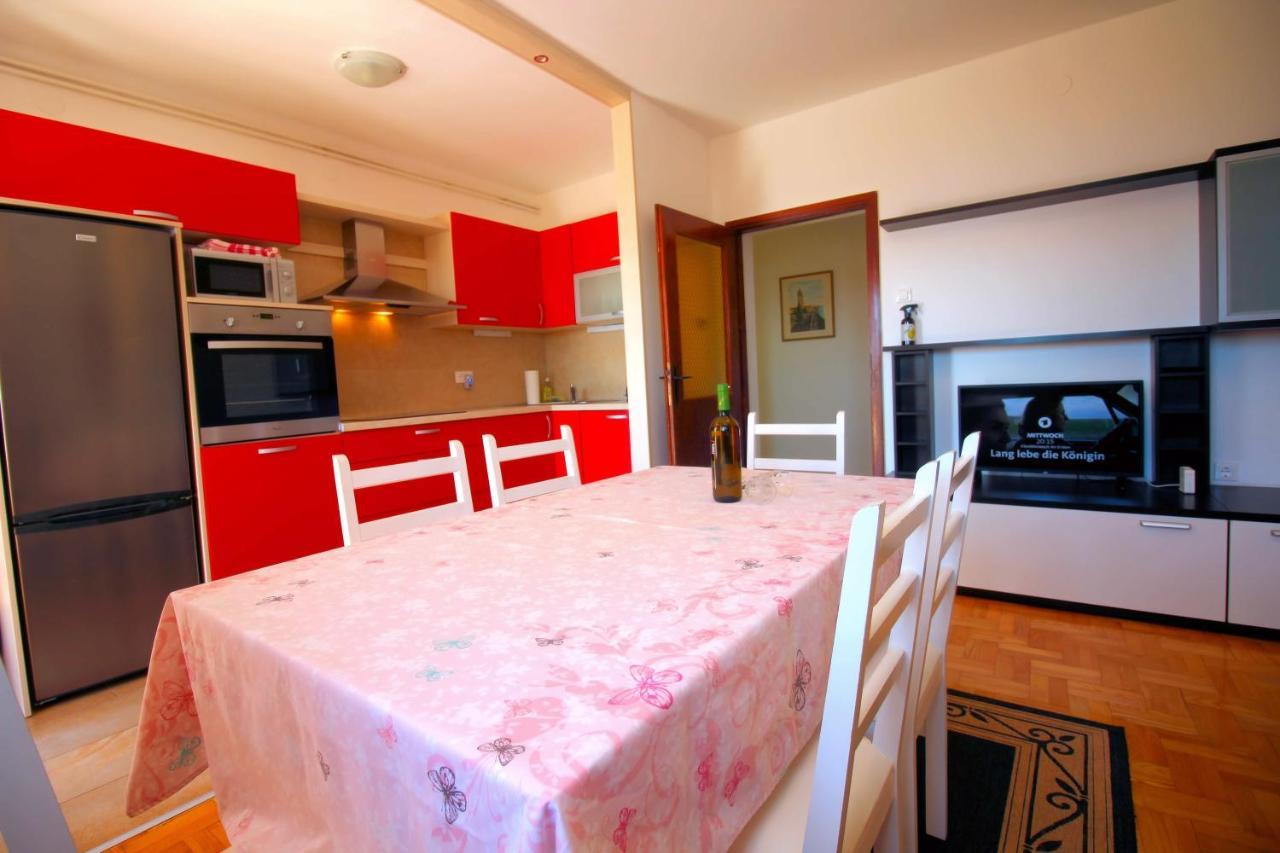 נובי ווינודולסקי Apartmens Adriana מראה חיצוני תמונה