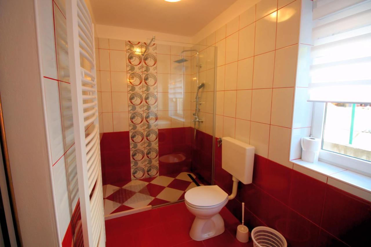 נובי ווינודולסקי Apartmens Adriana מראה חיצוני תמונה